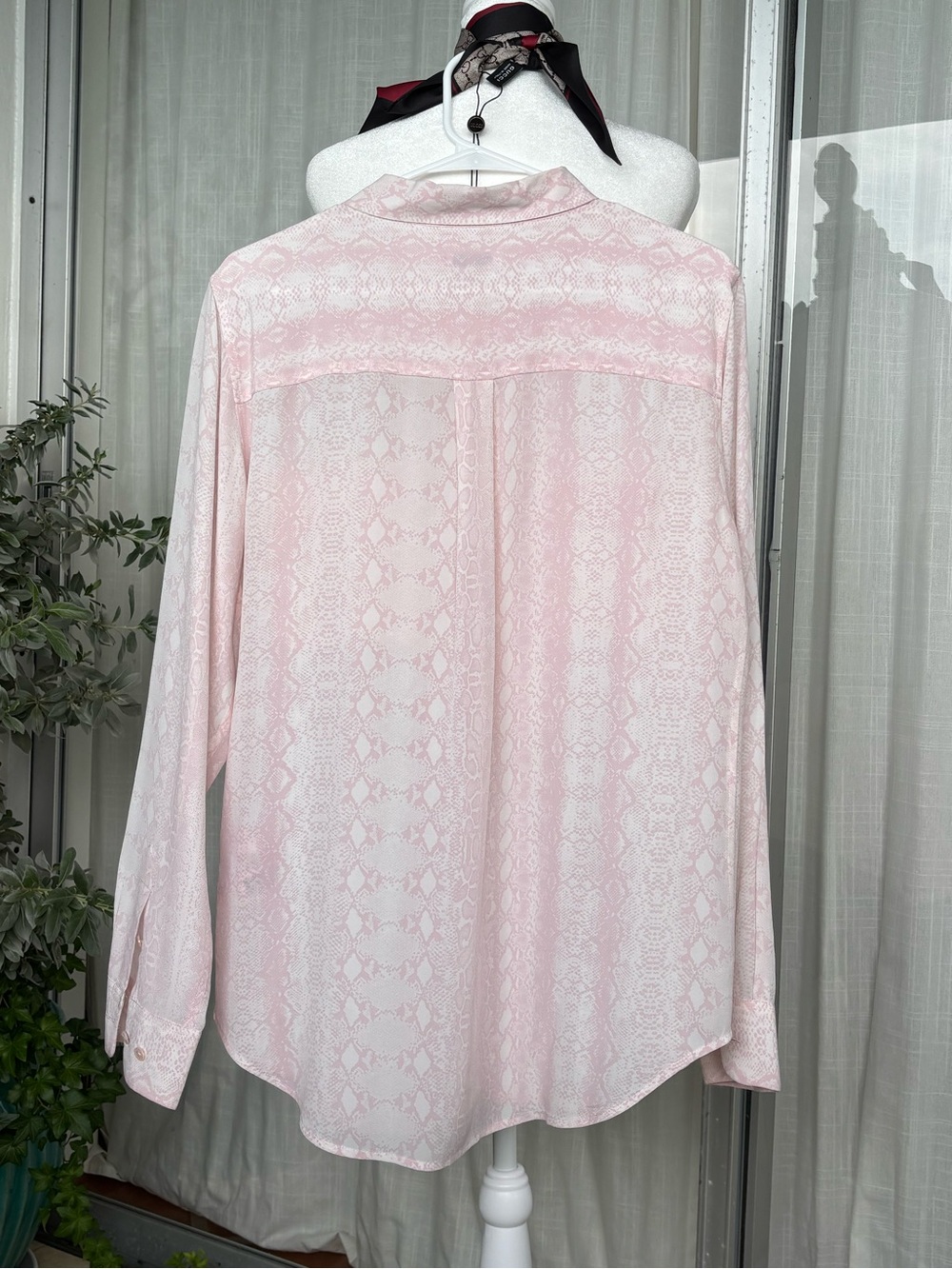 Equipment 100% Silk Pink Snake Print Button-Up Shirt Blouse Size L Y2K Femme - Picture 11 of 13